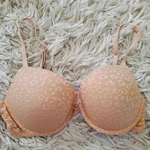 PINK Victoria's Secret 34C wear everywhere push up underwire bra